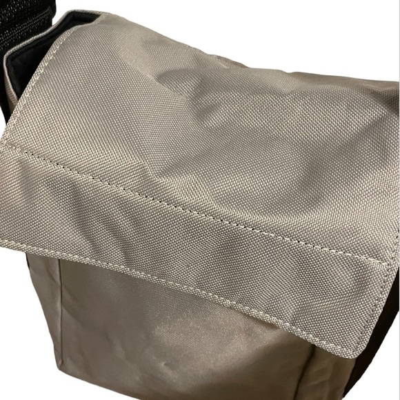 Gray and Black Durable Shoulder Bag Lunch Box - Picture 4 of 5